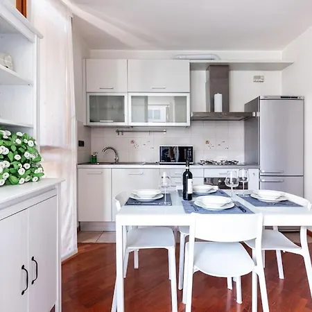 Appartamento Caterina a 5 minuti da Milano Fiere e San Siro con Wifi-Netflix-Free Parking-2